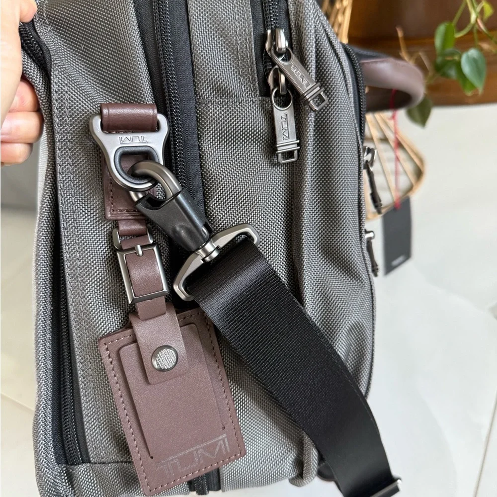 Tumi Briefcase Bag Expandable luggage Gray and Brown NWT